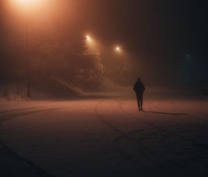 Превью обои силуэт, одиночество, ночь, снег, фонари