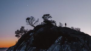 Превью обои силуэт, одиночество, ночь, темный