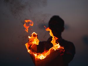 Превью обои силуэт, огонь, бумага, дым