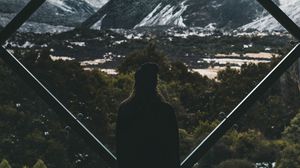 Превью обои силуэт, окно, горы, вид, пейзаж