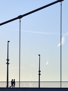 Превью обои силуэты, мост, минимализм, прогулка