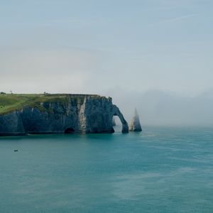 Превью обои скала, арка, море, берег, туман, природа