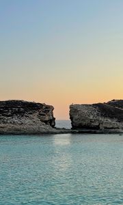 Превью обои скала, арка, море, горизонт, пейзаж, природа