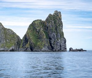 Превью обои скала, гора, море, пейзаж, природа