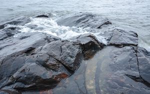 Превью обои скала, камень, вода, волны, море