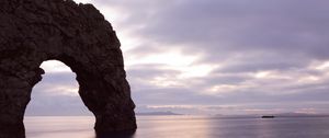 Превью обои скала, море, арка, горизонт, пейзаж
