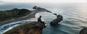 Превью обои скала, море, одиночество, уединение, новая зеландия