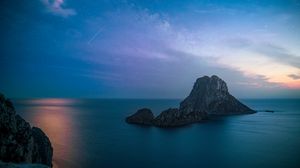 Превью обои скала, море, вечер, небо