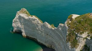 Превью обои скала, утес, море, природа, вид сверху, побережье