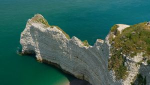 Превью обои скала, утес, море, природа, вид сверху, побережье