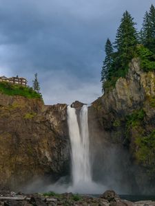 Превью обои скала, водопад, брызги, камни