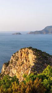 Превью обои скалы, деревья, море, вода, вид сверху