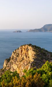 Превью обои скалы, деревья, море, вода, вид сверху