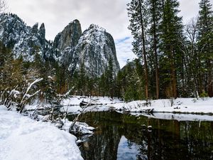 Превью обои скалы, деревья, река, снег, природа