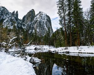 Превью обои скалы, деревья, река, снег, природа