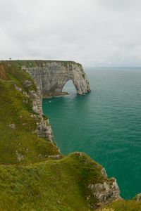 Превью обои скалы этрета, скалы, арка, море, растения, облака, природа, франция