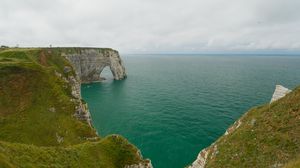Превью обои скалы этрета, скалы, арка, море, растения, облака, природа, франция