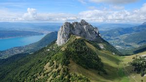 Превью обои скалы, гора, склон, деревья, параплан