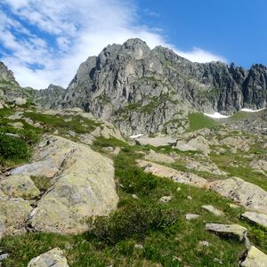 Превью обои скалы, горы, камни, трава, небо, пейзаж