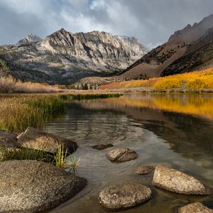 Превью обои скалы, горы, камни, озеро, пейзаж