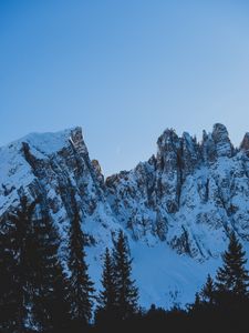 Превью обои скалы, горы, снег, заснеженный, ель, луна