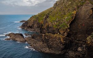 Превью обои скалы, камни, море, пена, пейзаж