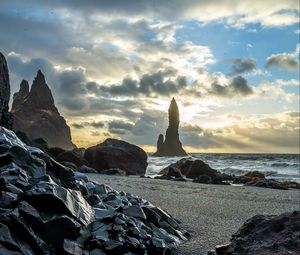 Превью обои скалы, камни, побережье, море, небо