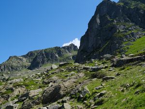 Превью обои скалы, камни, трава, небо, природа