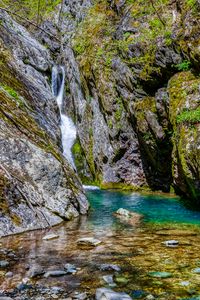 Превью обои скалы, камни, водопад, мох, природа