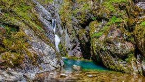 Превью обои скалы, камни, водопад, мох, природа