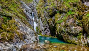 Превью обои скалы, камни, водопад, мох, природа