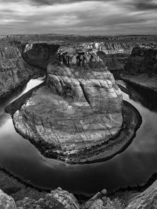 Превью обои скалы, каньон, вода, черно-белый, природа