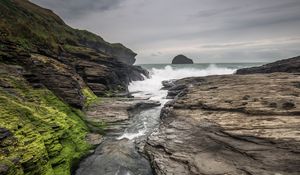 Превью обои скалы, мох, море, вода, природа