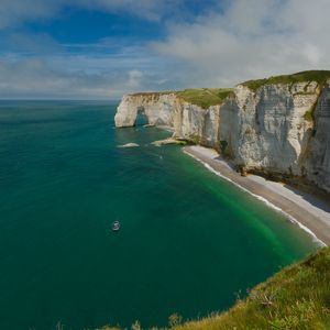 Превью обои скалы, море, берег, утес, пляж, океан, природа