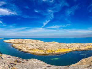 Превью обои скалы, море, облака, небо, швеция