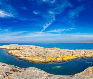 Превью обои скалы, море, облака, небо, швеция