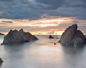 Превью обои скалы, море, пелена, безмолвие, вечер, небо