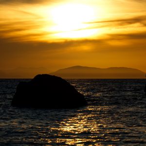 Превью обои скалы, море, сумерки, природа
