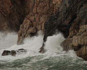 Превью обои скалы, море, волны, брызги, природа