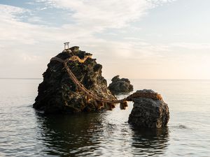 Превью обои скалы, мост, море, вода, волны, пейзаж