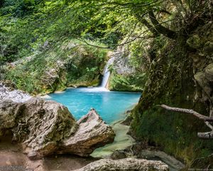 Превью обои скалы, озеро, водопад, природа, пейзаж