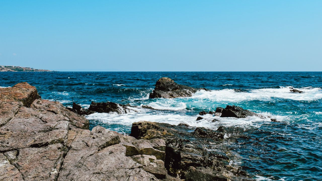 Обои скалы, побережье, камни, море, волны, волнистый