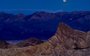 Превью обои скалы, рельеф, природа, луна