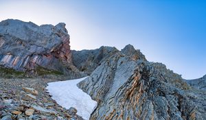 Превью обои скалы, рельеф, слои, снег