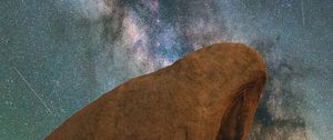 Превью обои скалы, туманность, звездное небо, звезды, космос, звездопад