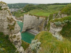 Превью обои скалы, вода, деревья, природа, фалаз д аваль