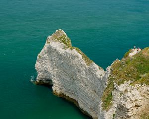 Превью обои скалы, вода, пляж, трава, природа