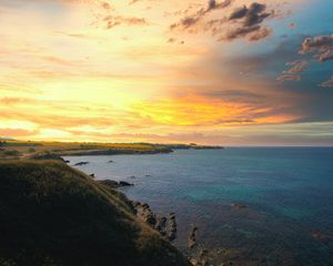 Превью обои склон, море, закат, небо