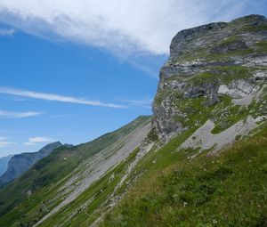 Превью обои склон, трава, гора, пейзаж