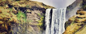 Превью обои skogafoss, водопад, исландия, люди, пейзаж